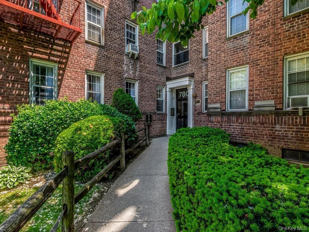 780 Bronx River Road Unit: A16 thumbnail 23