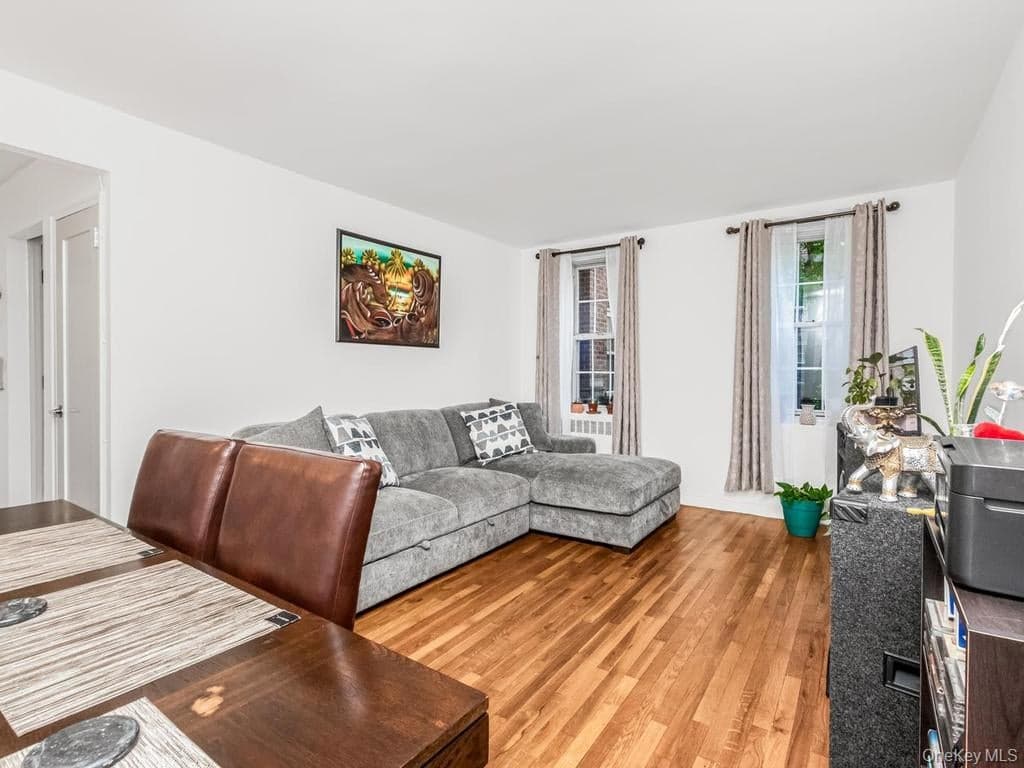780 Bronx River Road Unit: A16 thumbnail 2