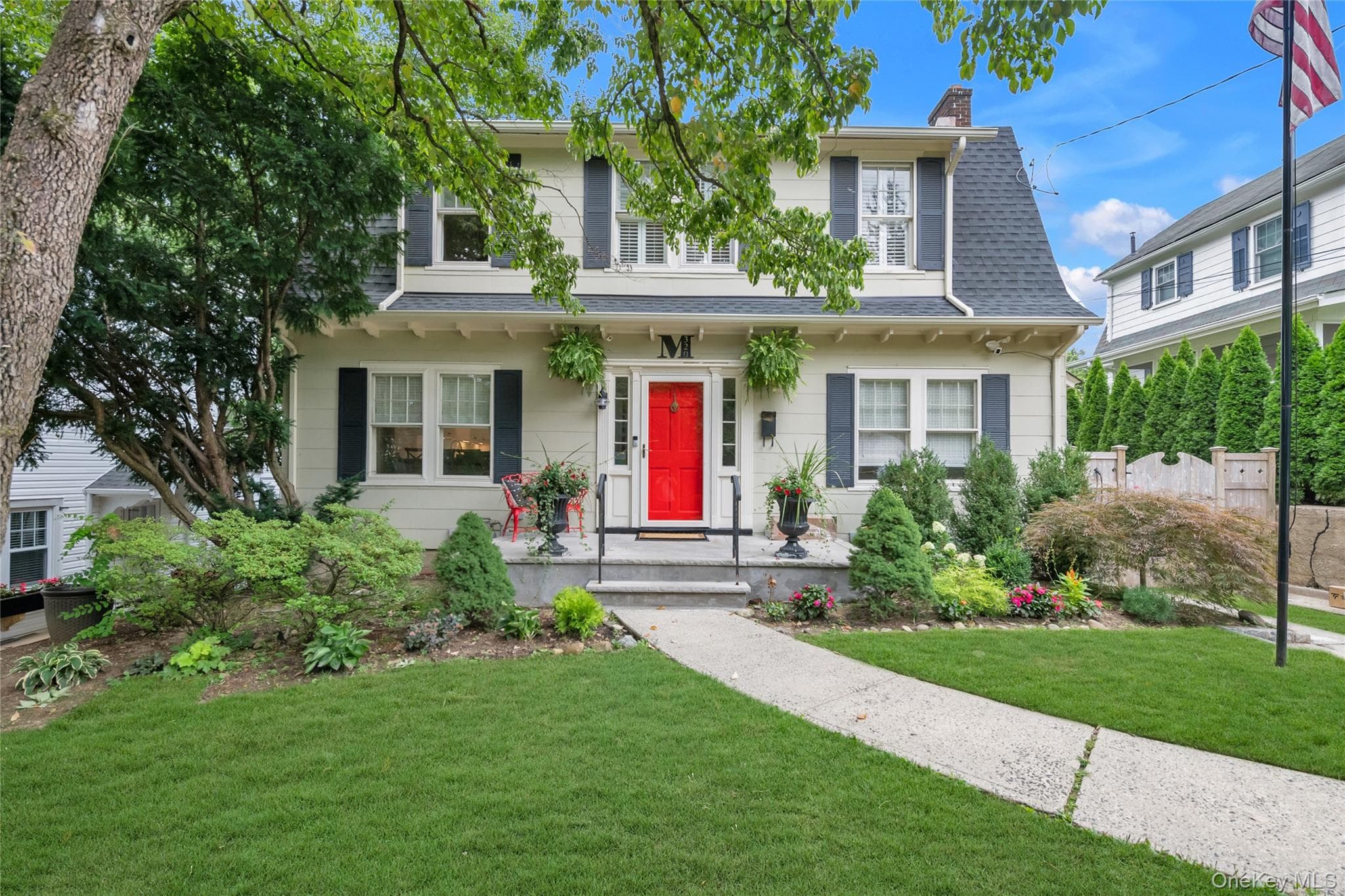 320 Forest Road photo 1