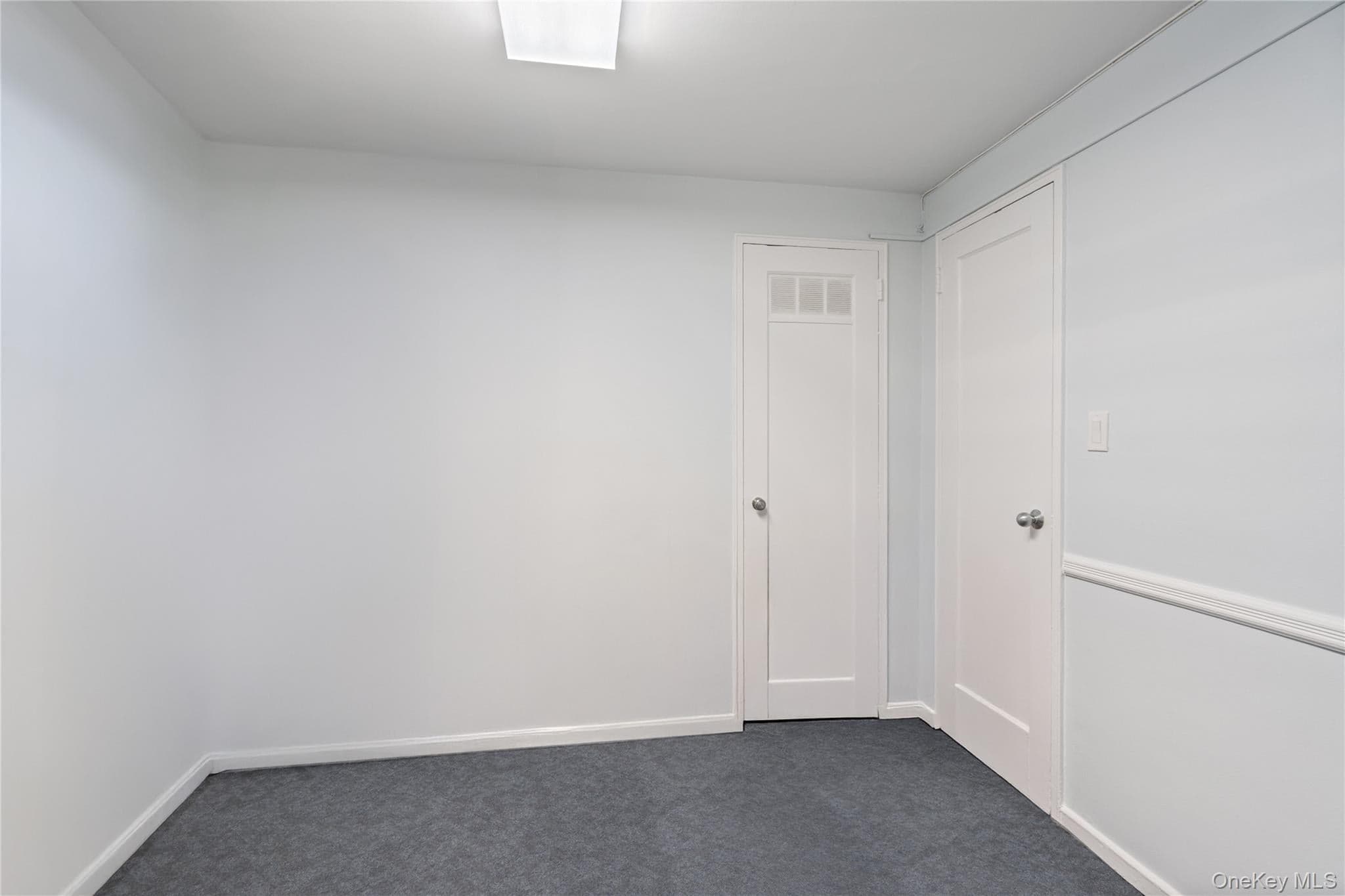 200 N Village Avenue Unit: 100 thumbnail 12