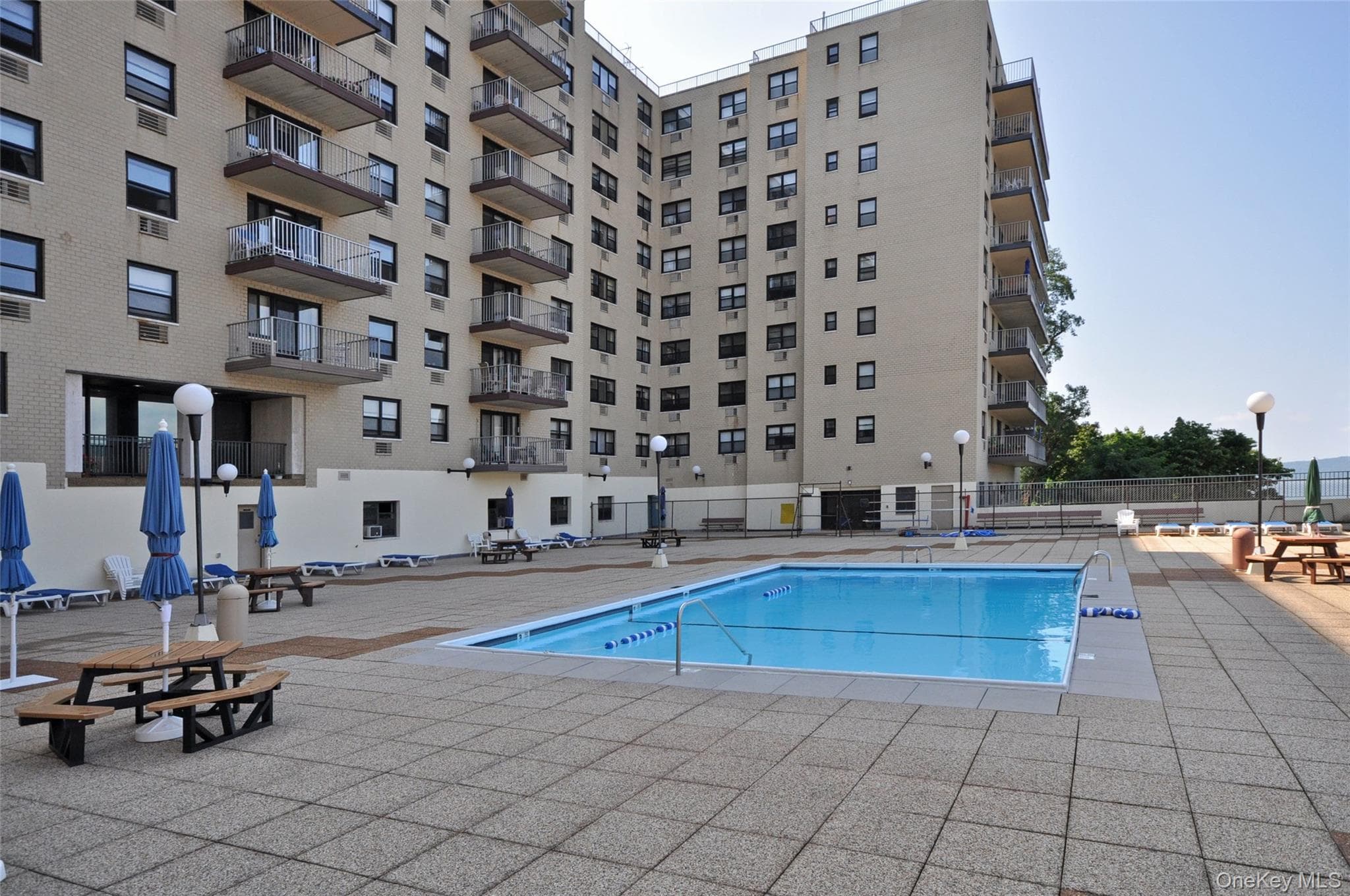 1085 Warburton Avenue Unit: 425 thumbnail 28