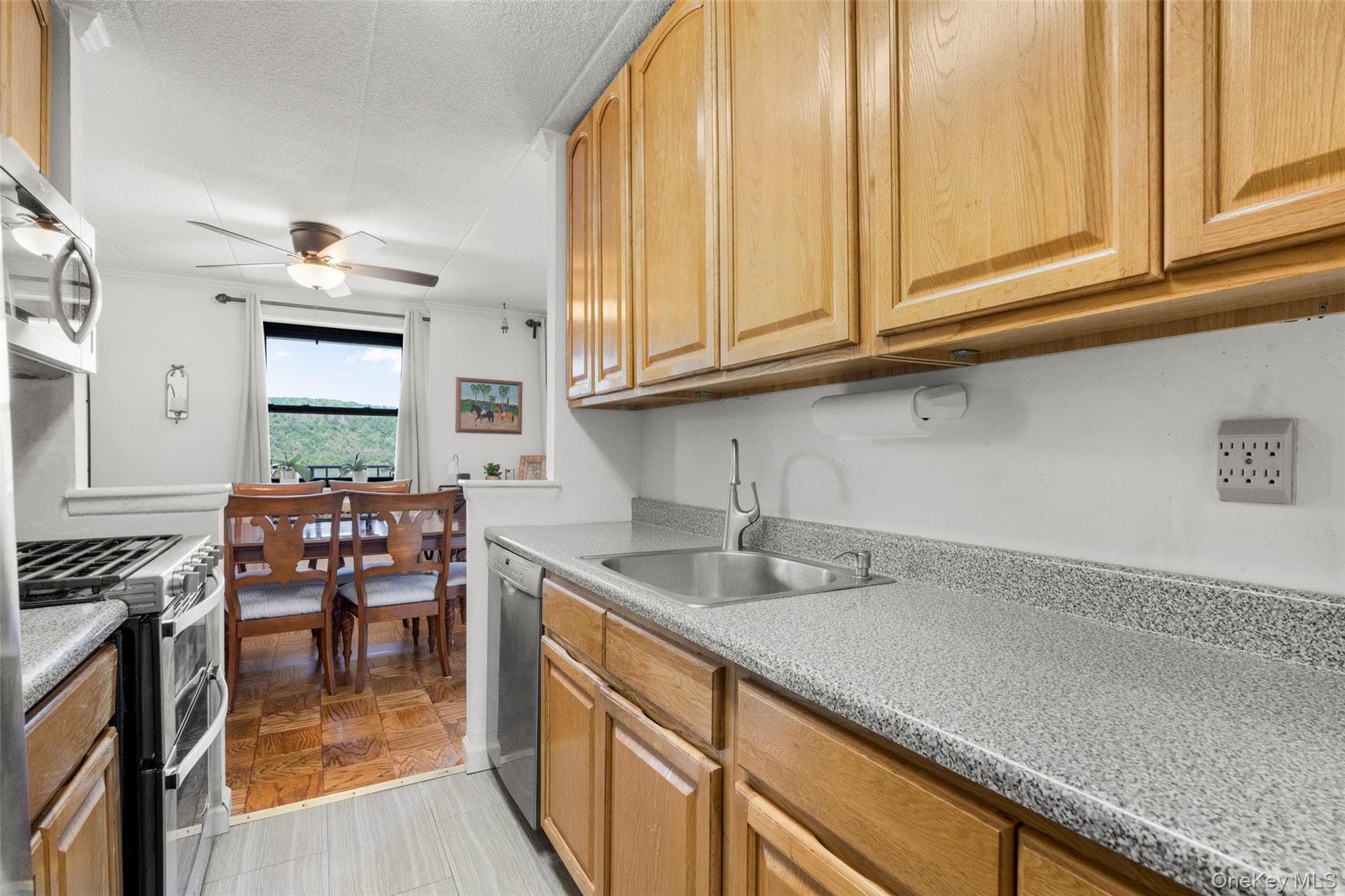 1085 Warburton Avenue Unit: 425 thumbnail 10
