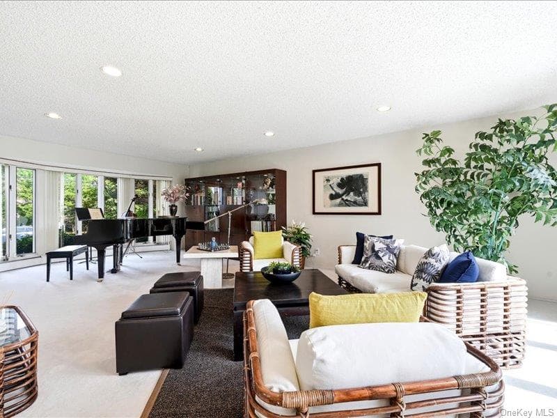 211 Whitewood Drive thumbnail 5