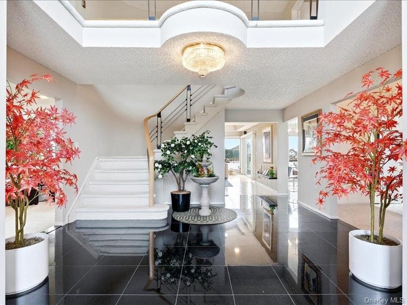 211 Whitewood Drive thumbnail 3