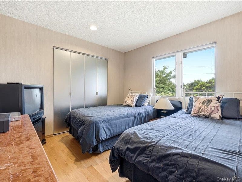 211 Whitewood Drive thumbnail 32