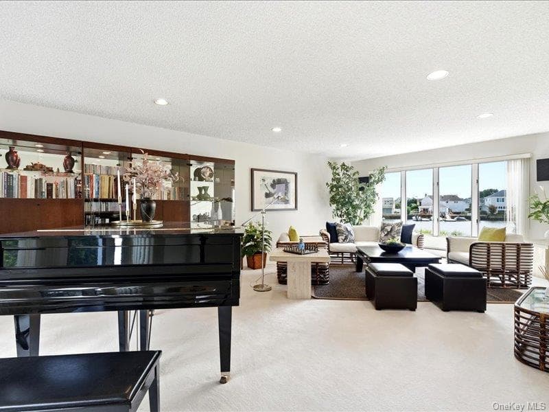 211 Whitewood Drive thumbnail 6