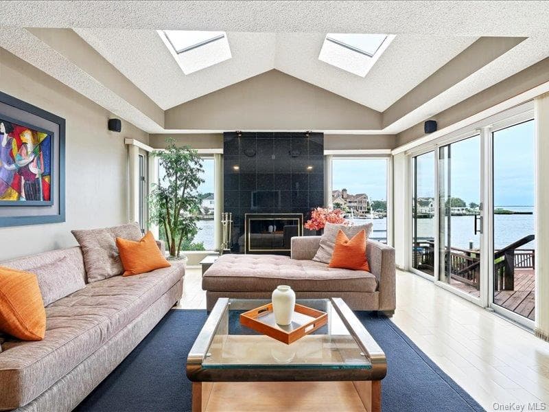 211 Whitewood Drive thumbnail 10