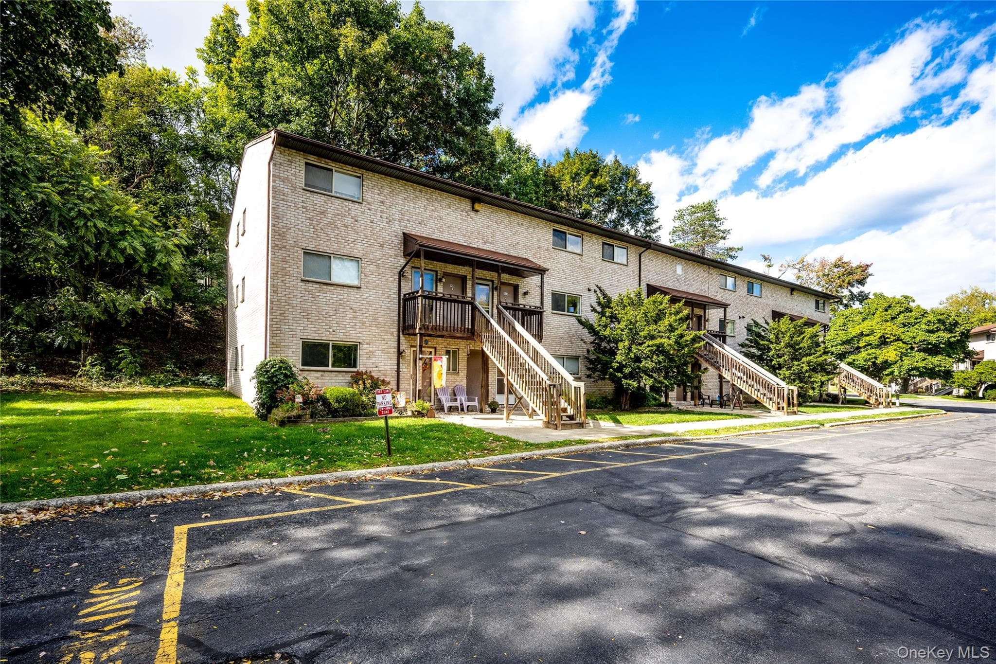 26 Cooper Road Unit: 915 thumbnail 2