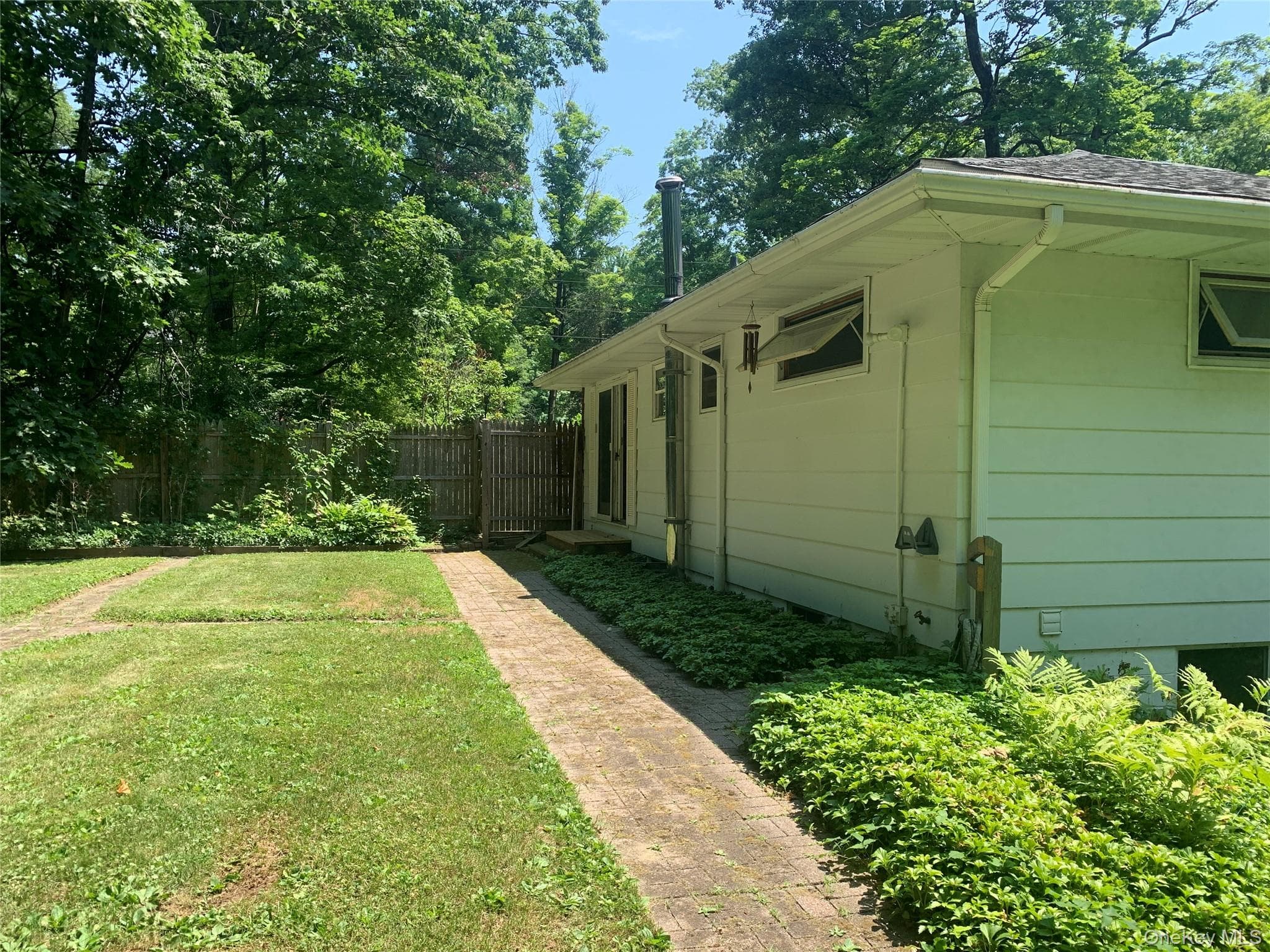 9 Dogwood Hill Road thumbnail 3