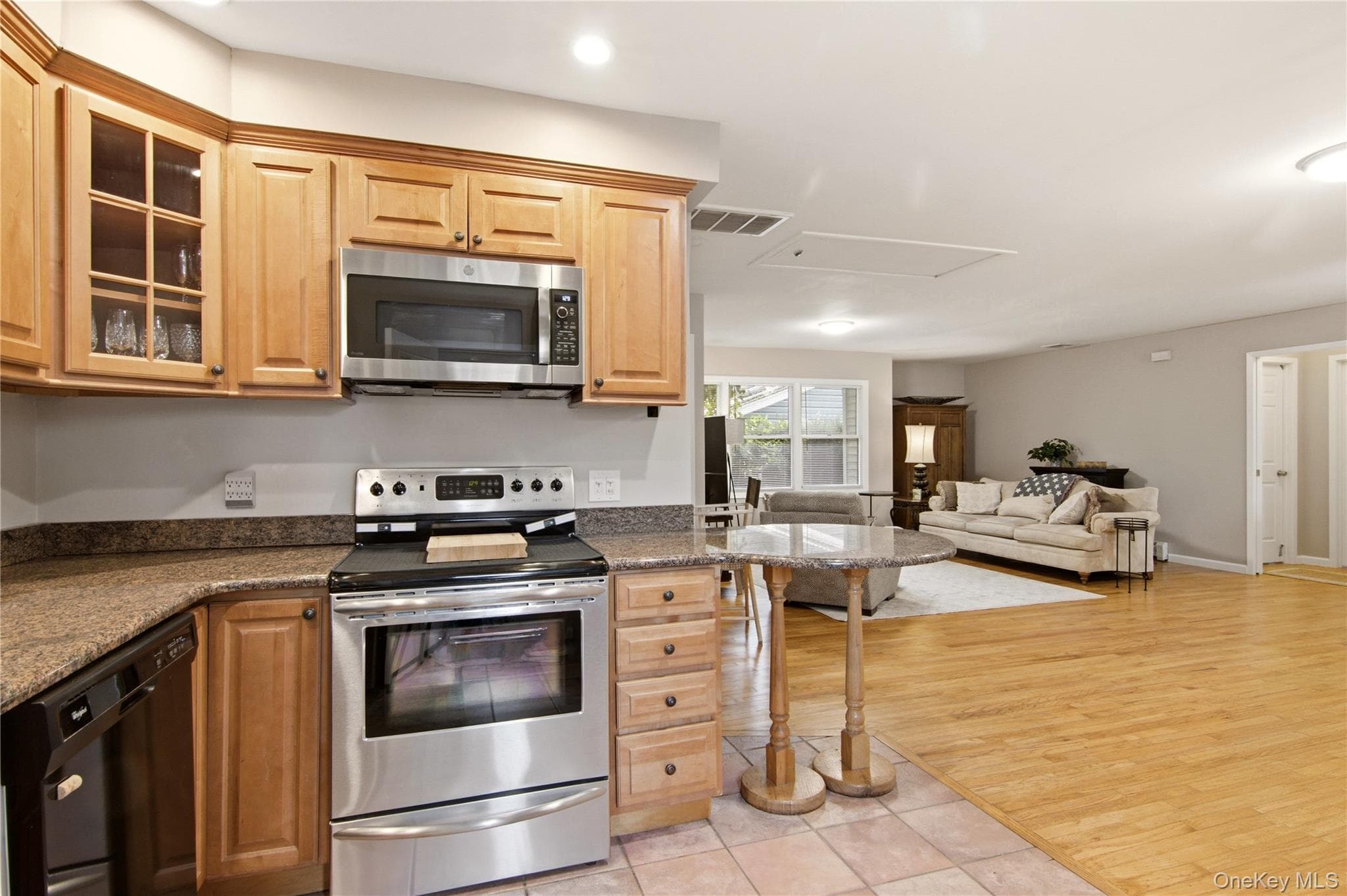 301 Laurel Road thumbnail 8