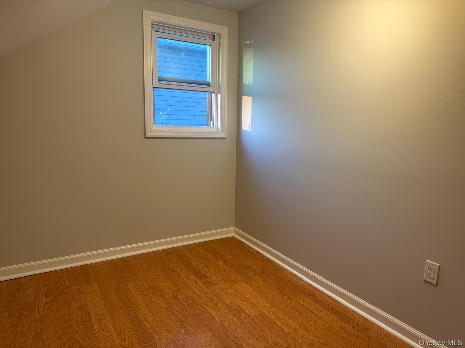 675 S Long Beach Avenue thumbnail 19