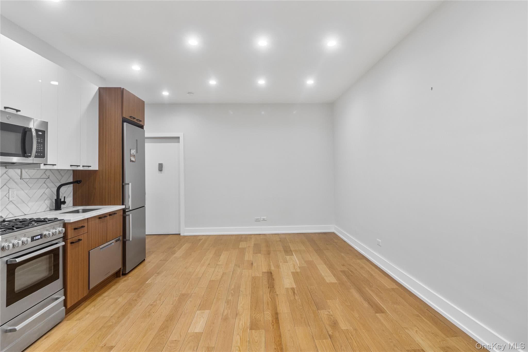 12 Crown Street Unit: A5 thumbnail 4