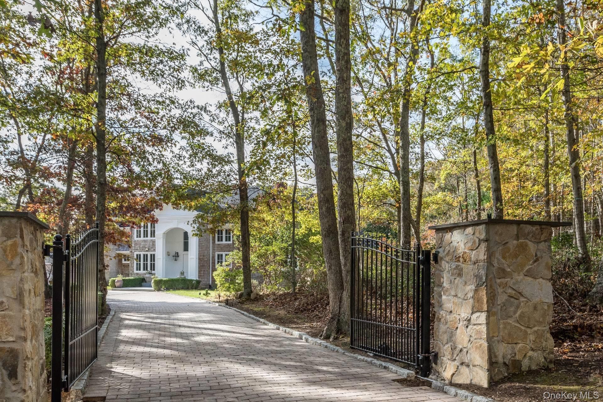 2136 Deerfield Road thumbnail 2