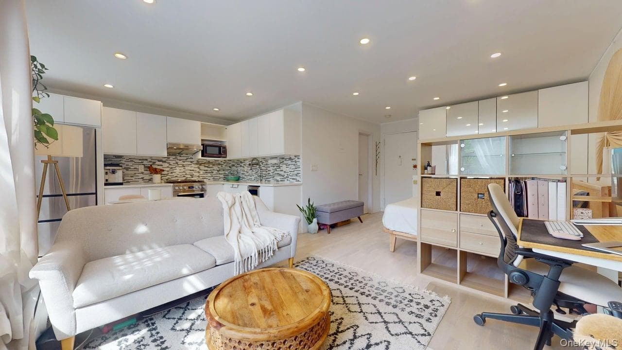 68-15 Selfridge Street Unit: 3D thumbnail 4