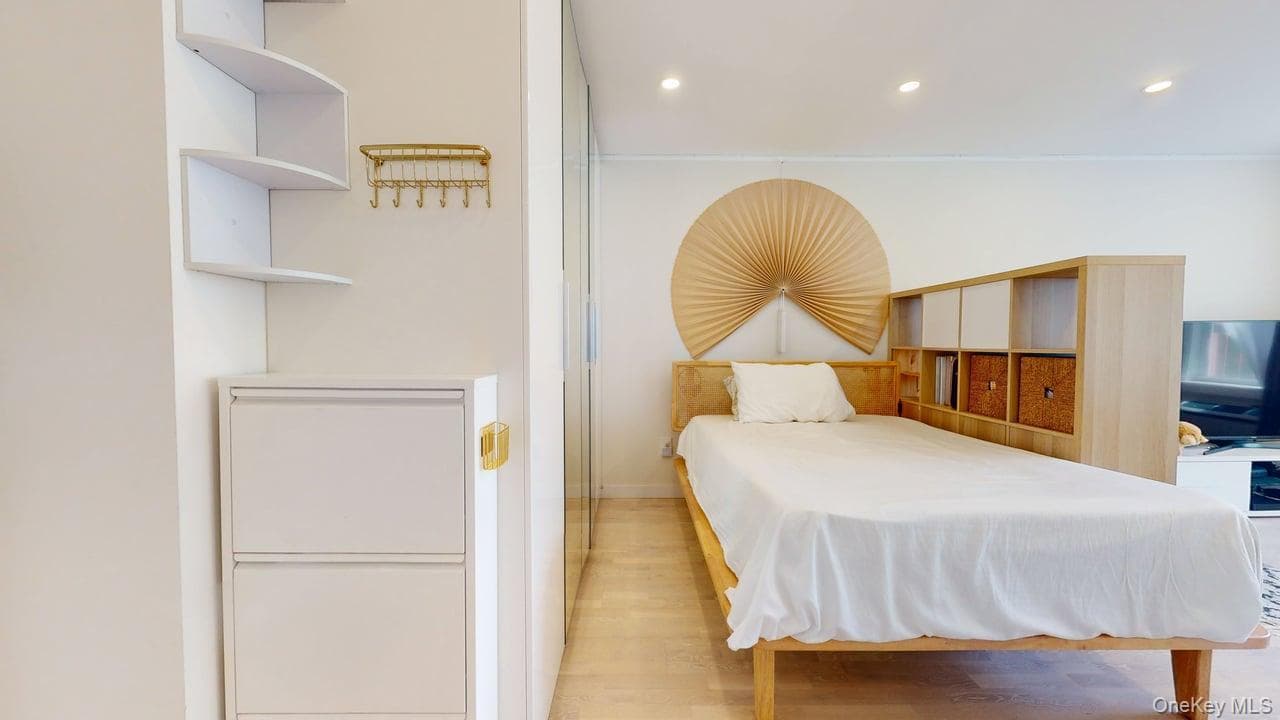 68-15 Selfridge Street Unit: 3D thumbnail 18