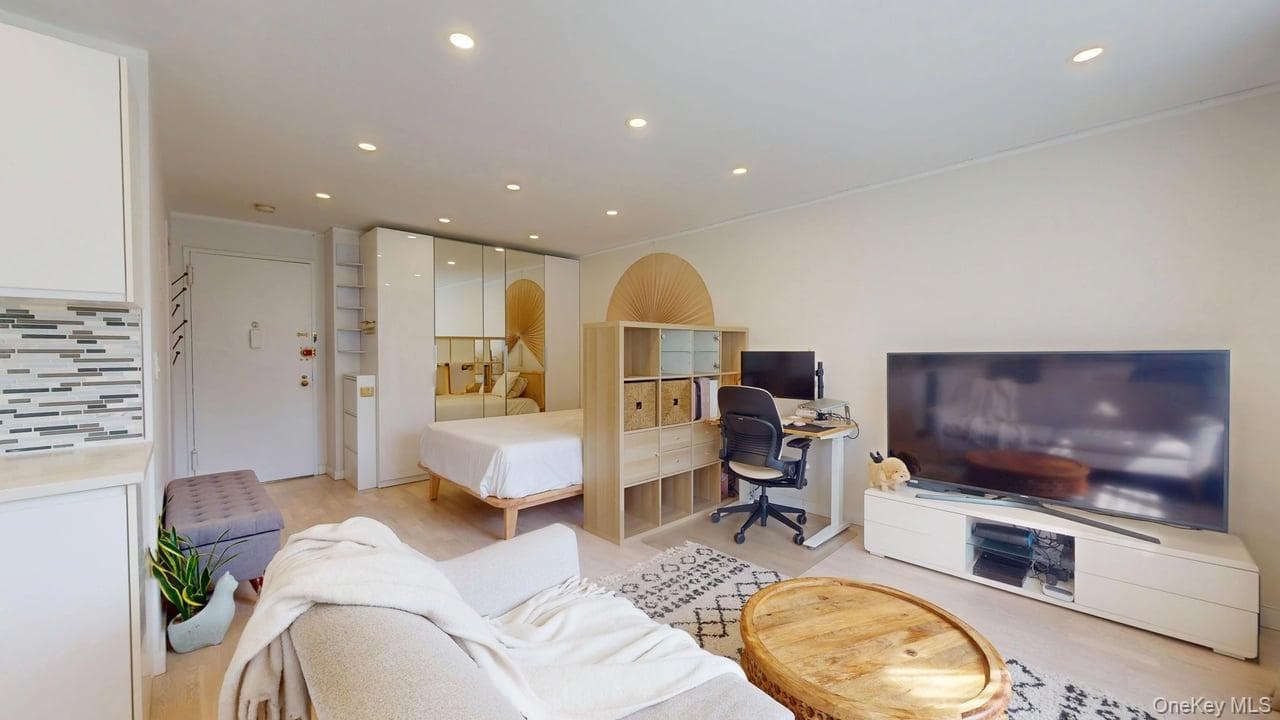 68-15 Selfridge Street Unit: 3D thumbnail 14