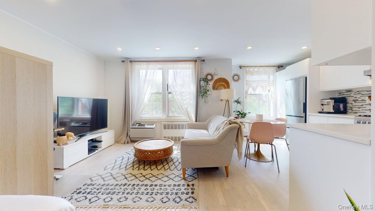 68-15 Selfridge Street Unit: 3D, Forest Hills
