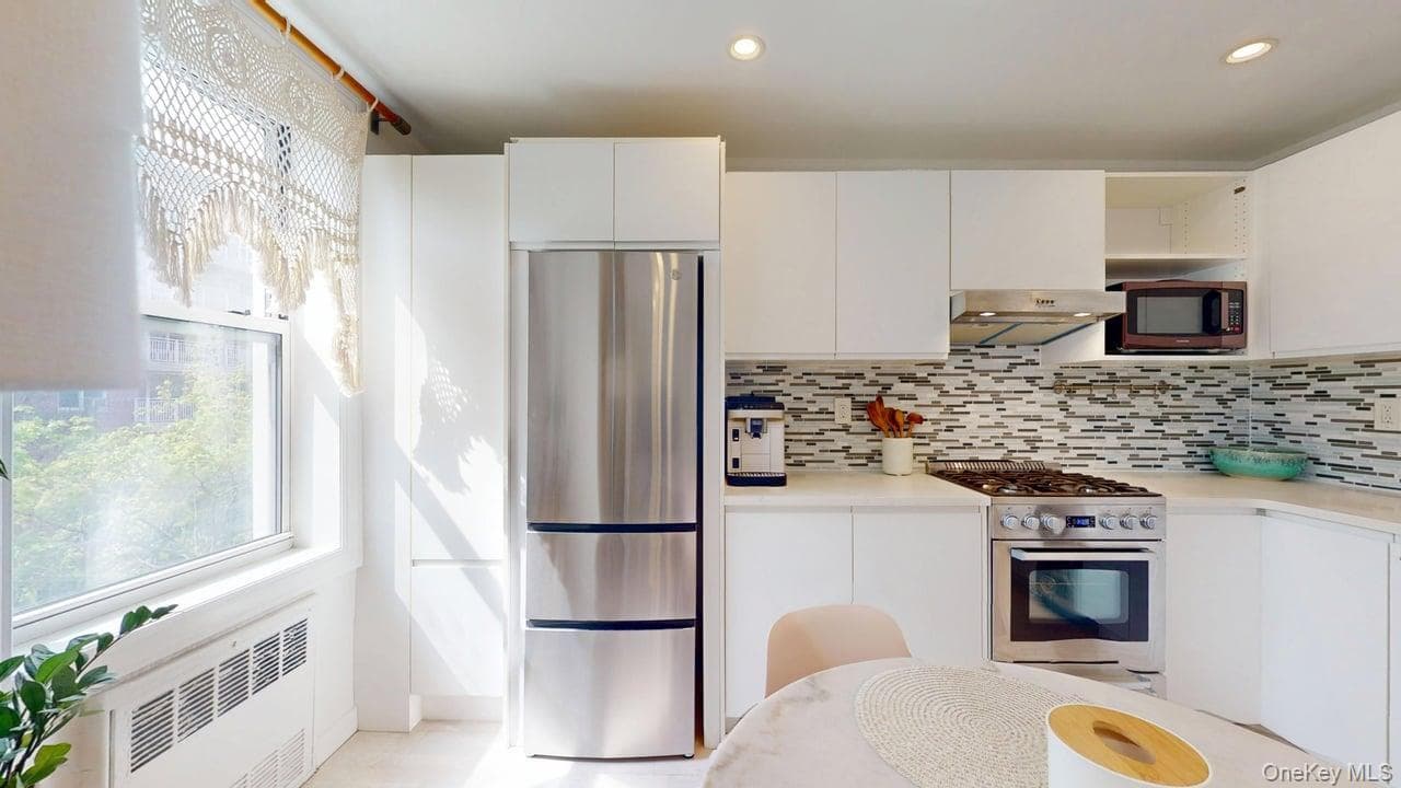 68-15 Selfridge Street Unit: 3D thumbnail 11