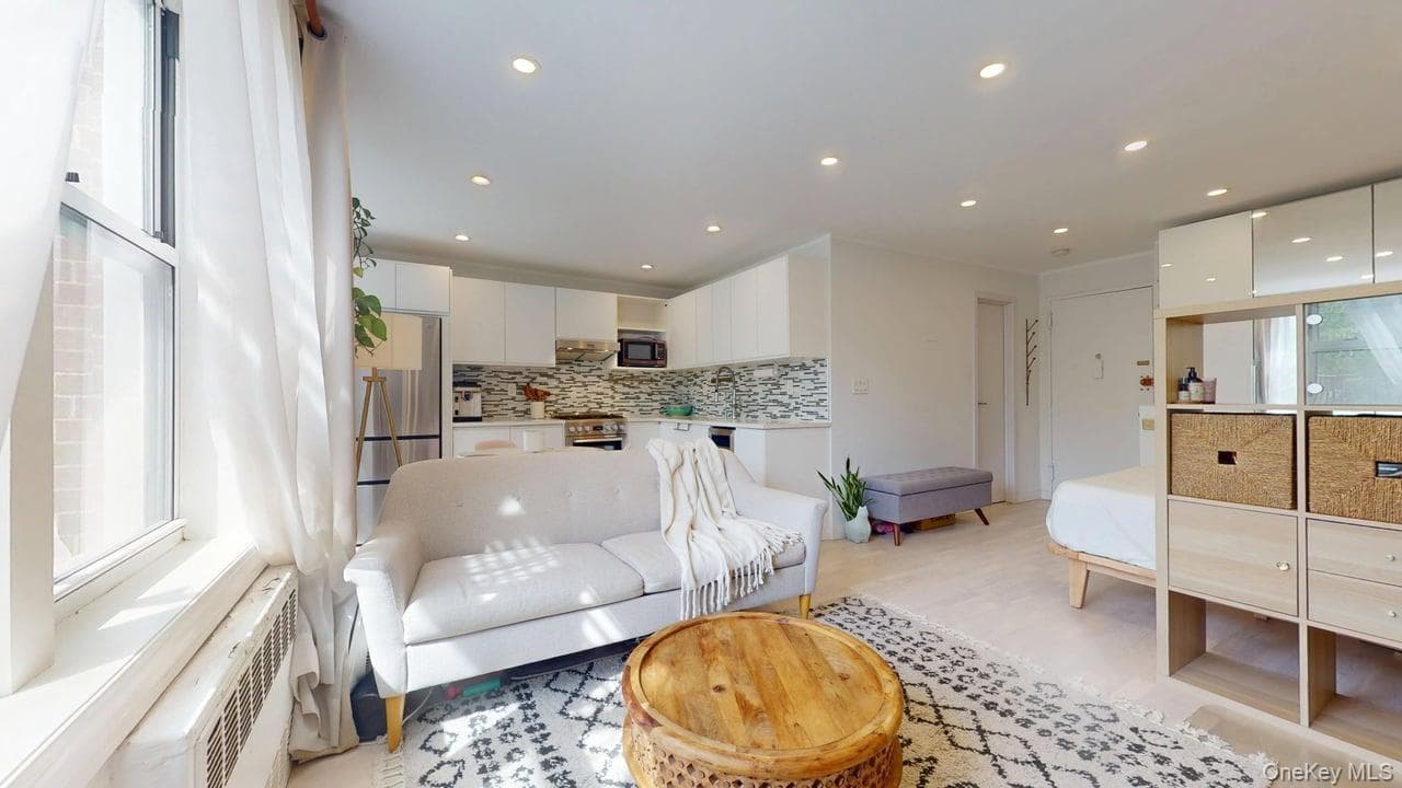 68-15 Selfridge Street Unit: 3D thumbnail 5