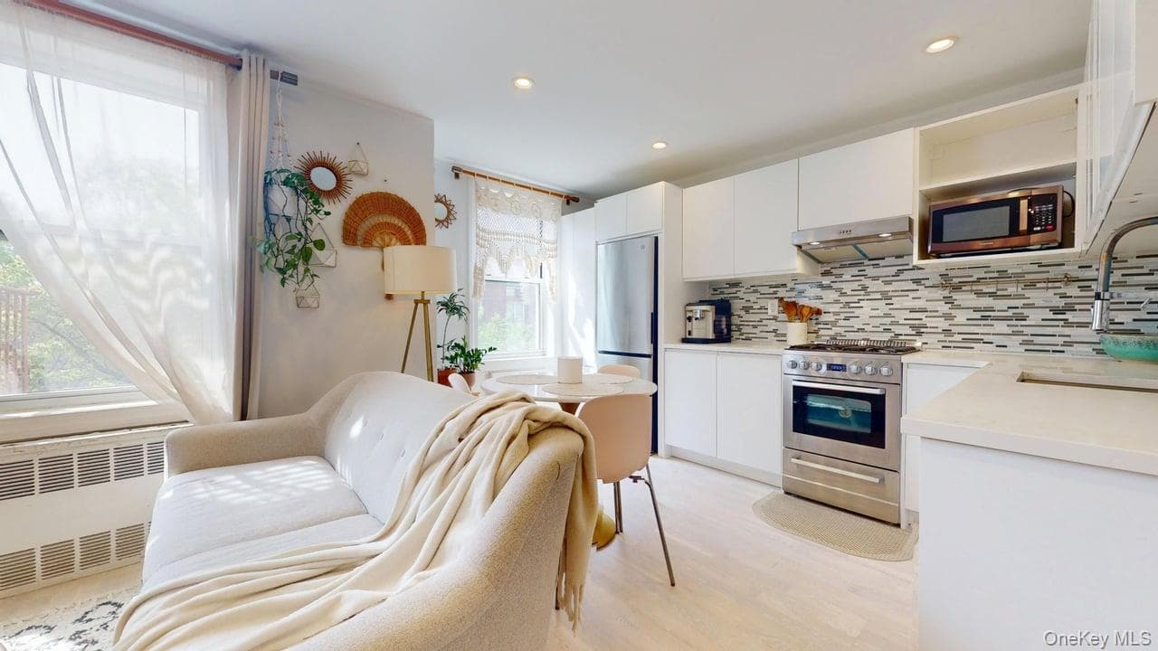 68-15 Selfridge Street Unit: 3D thumbnail 7