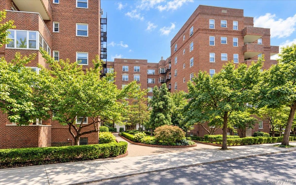 68-61 Yellowstone Boulevard Unit: 412, Forest Hills