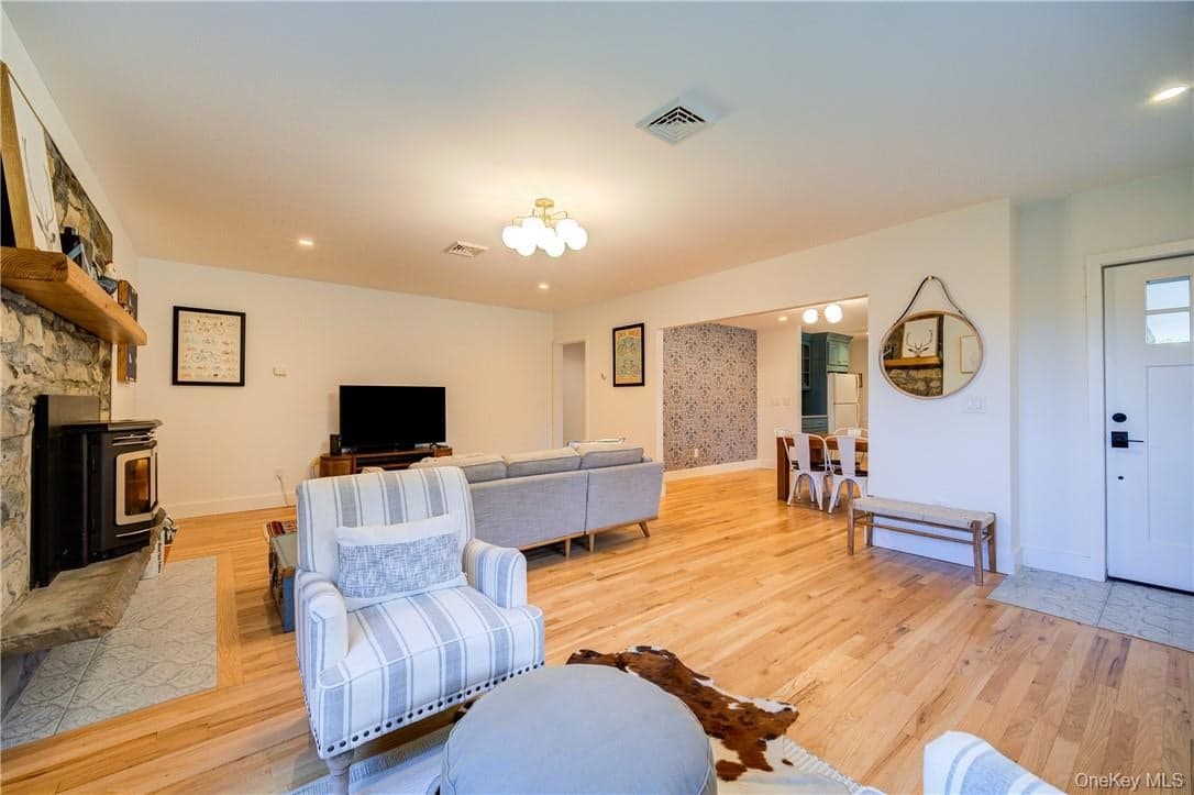 90 Onderdonk Road thumbnail 6