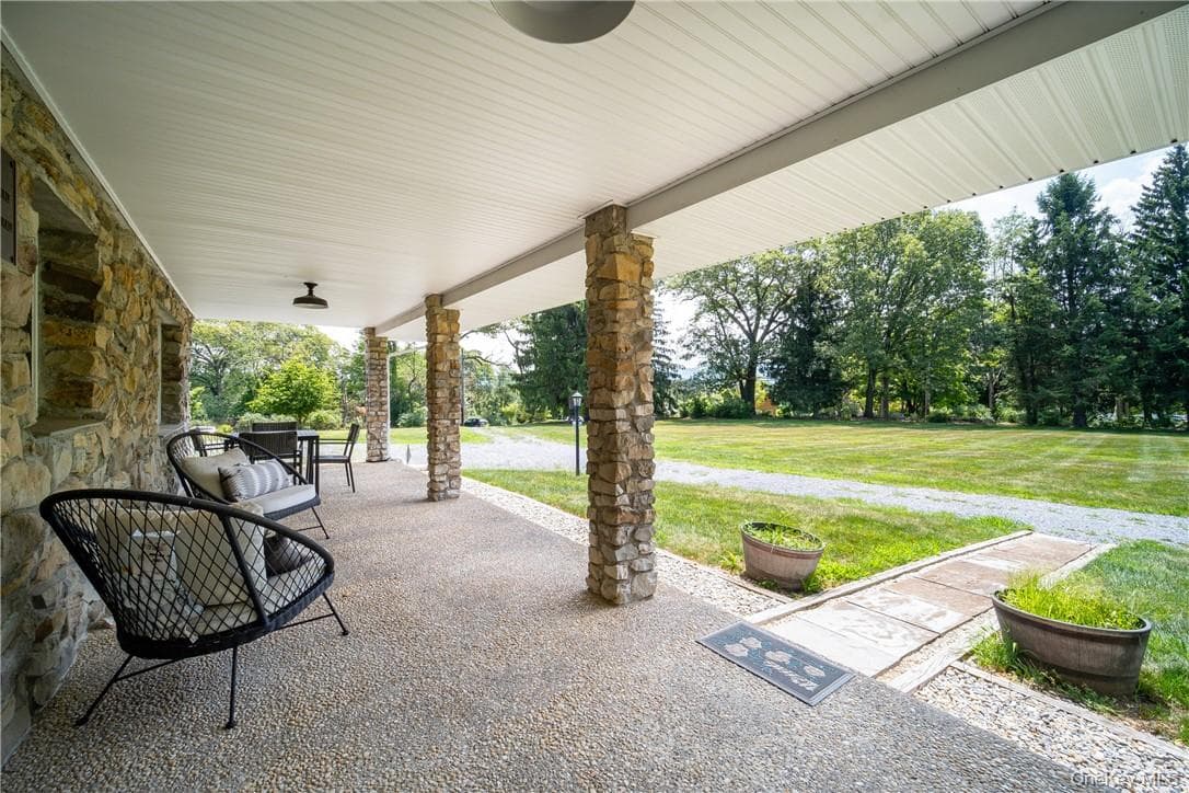 90 Onderdonk Road thumbnail 3