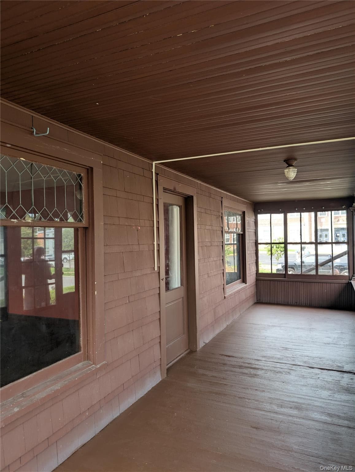 105 Courtney Avenue thumbnail 3
