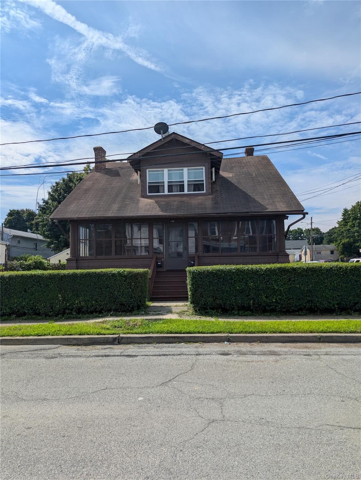 105 Courtney Avenue thumbnail 2