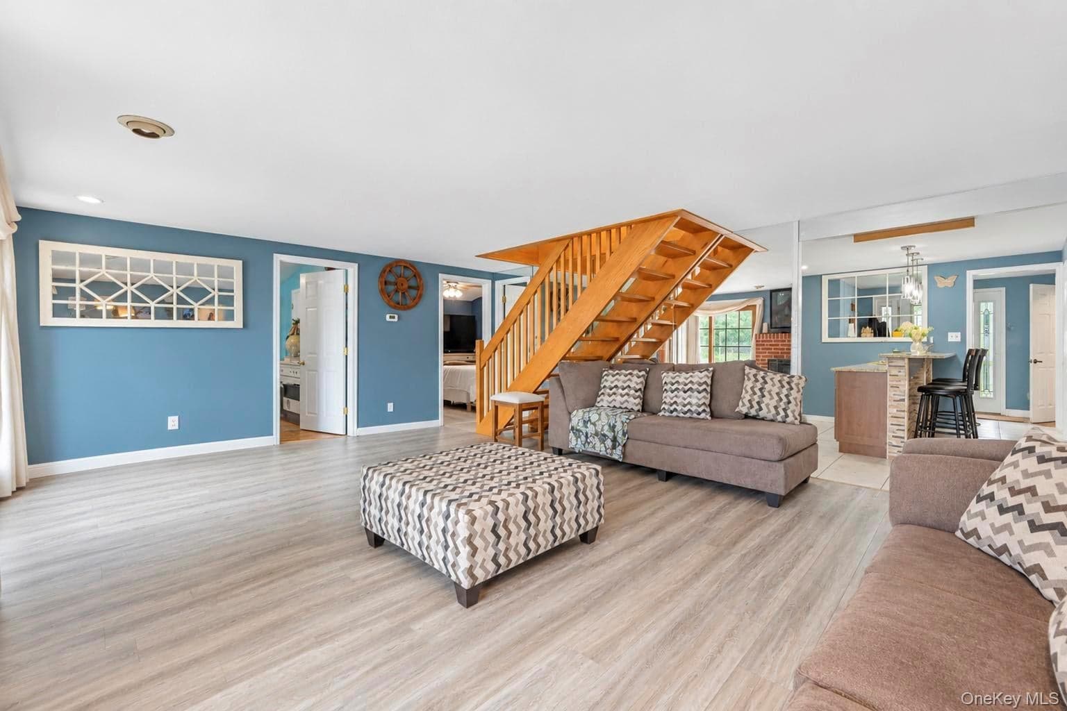 54 Pacific Avenue thumbnail 18