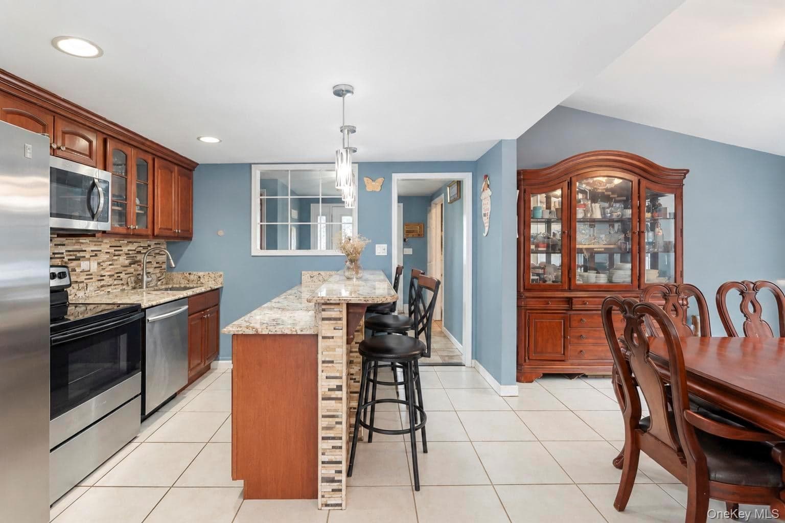 54 Pacific Avenue thumbnail 16