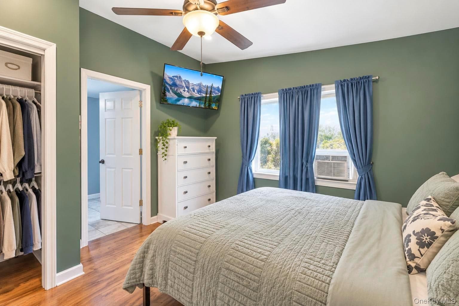54 Pacific Avenue thumbnail 22