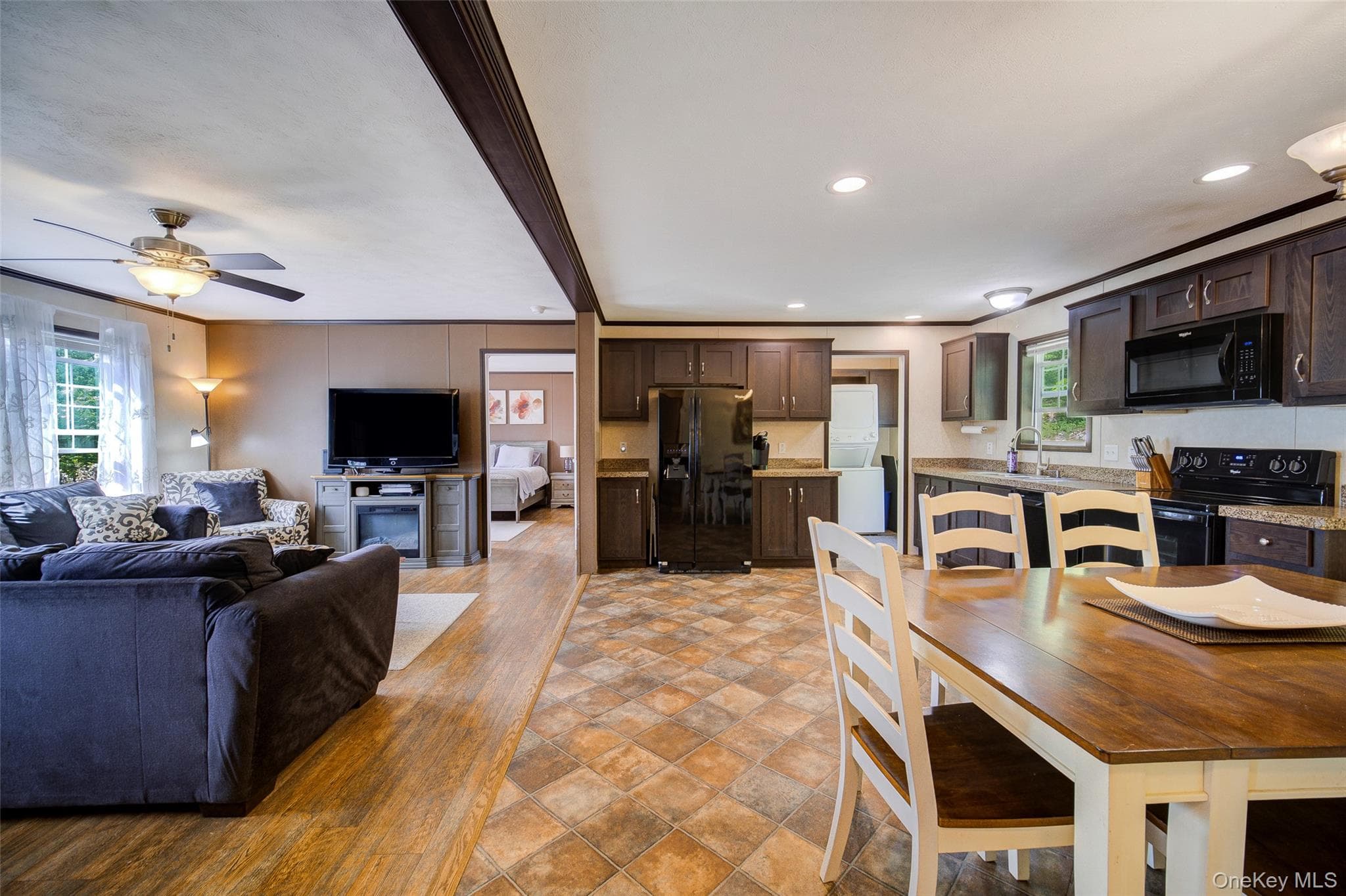 559 Lake Road thumbnail 27