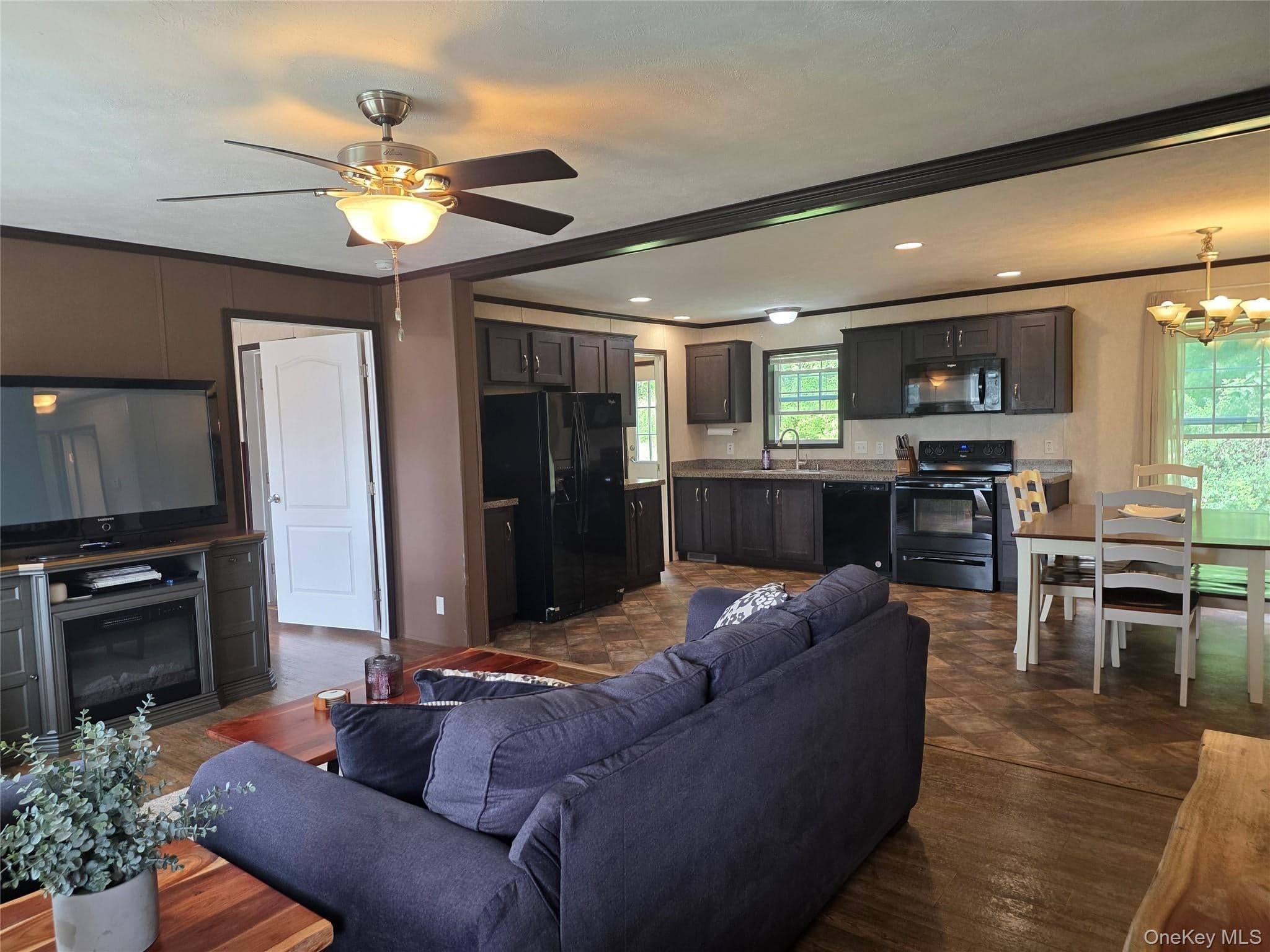 559 Lake Road thumbnail 8