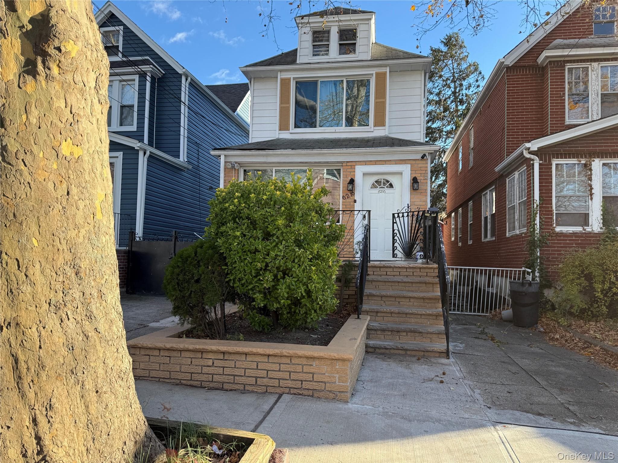 62-16 80th Avenue, Glendale