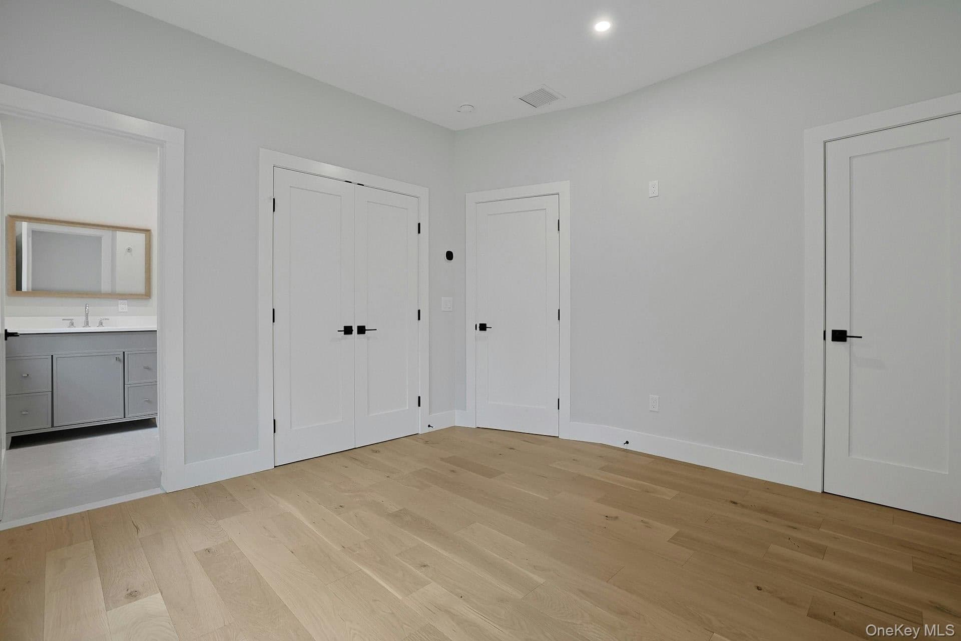 100 Hazelton Circle thumbnail 17