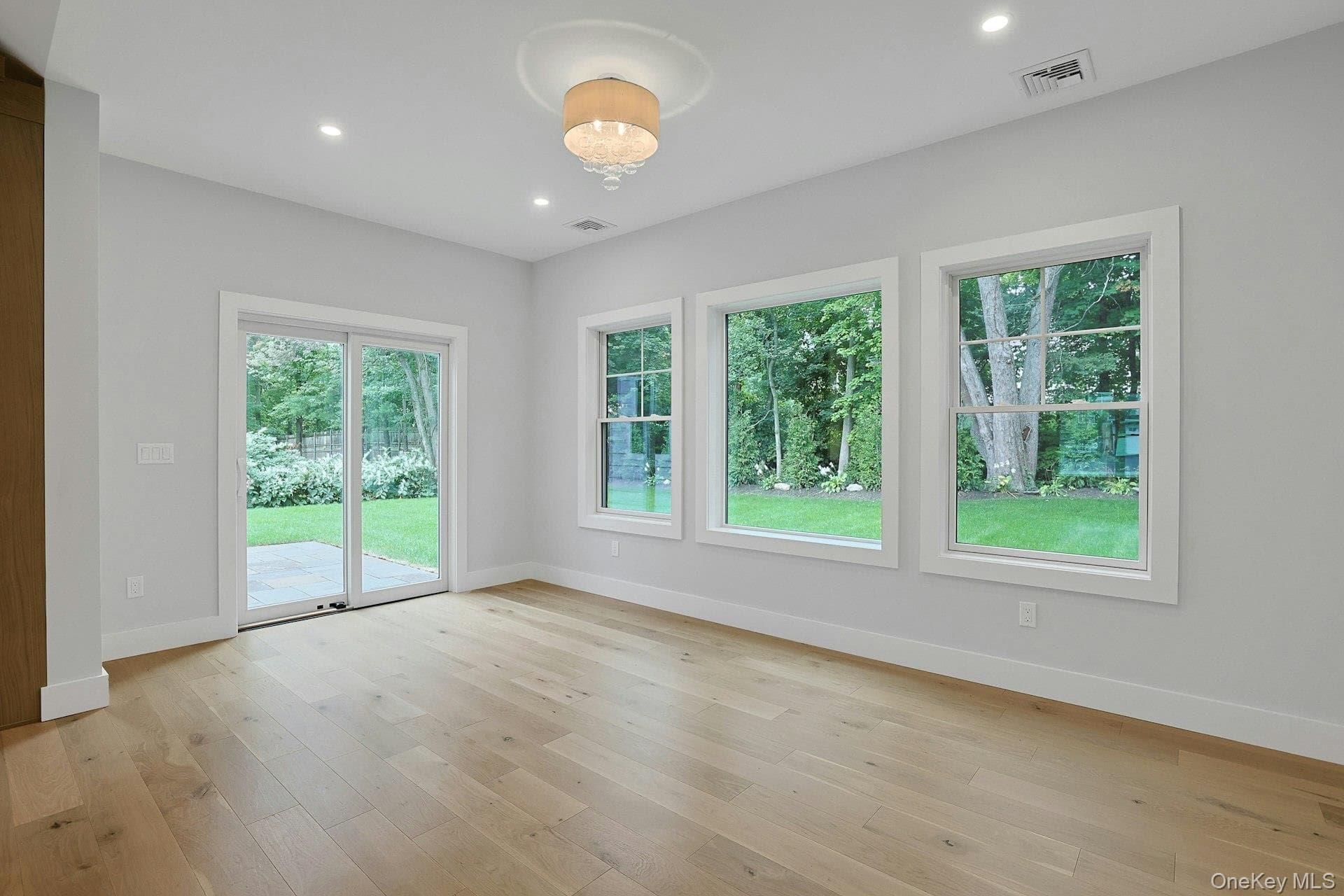 100 Hazelton Circle thumbnail 8