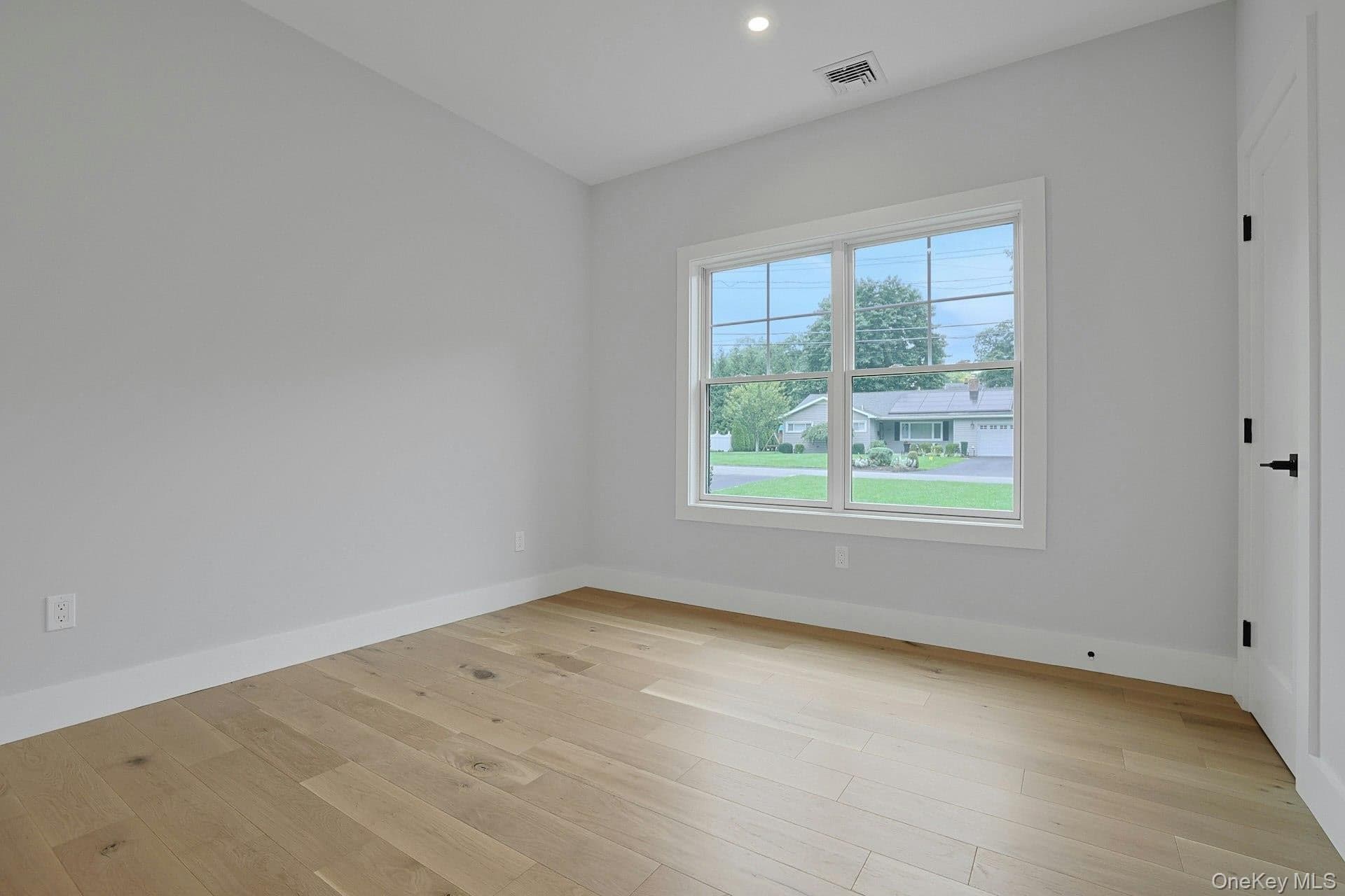 100 Hazelton Circle thumbnail 24