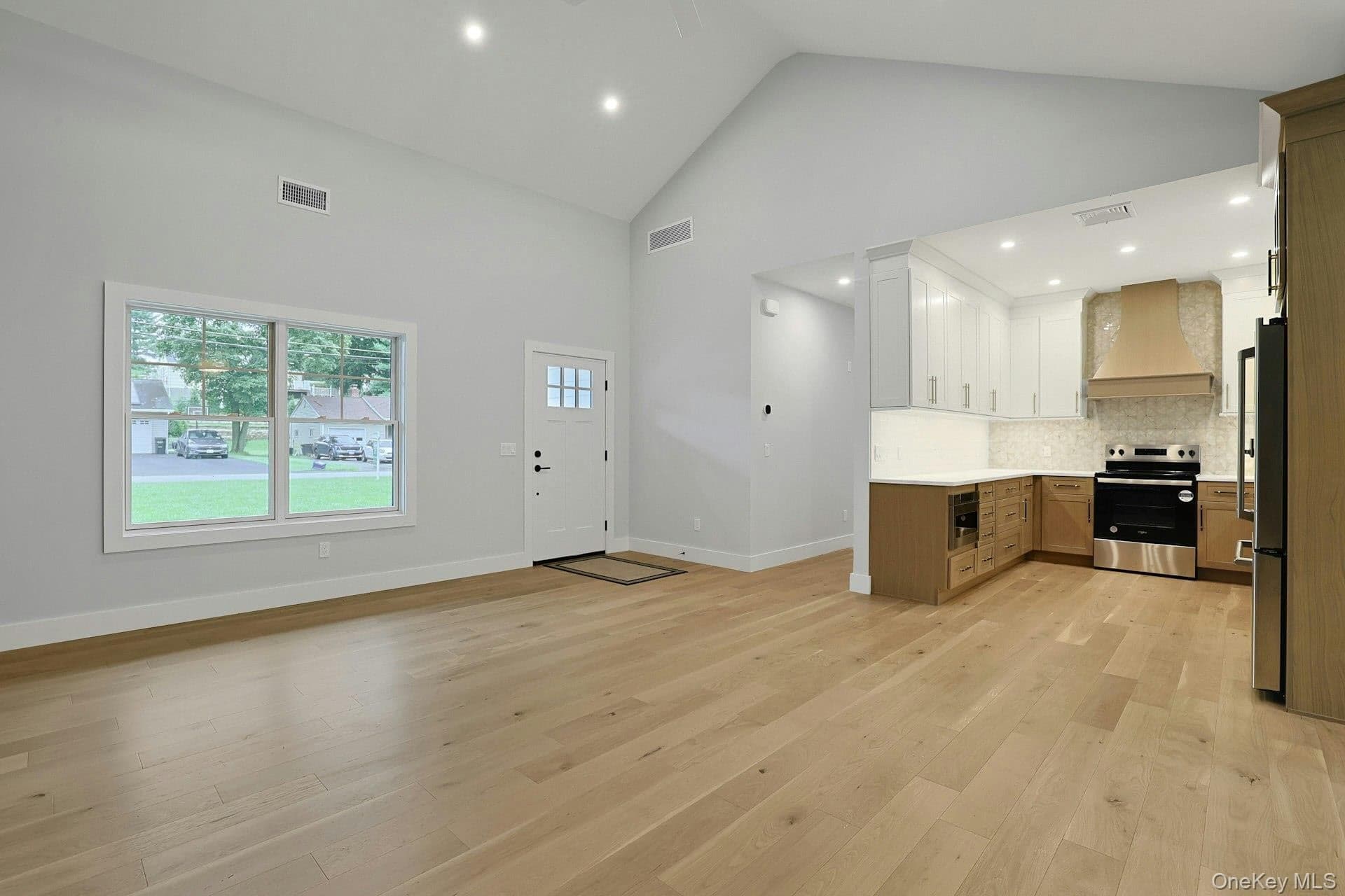 100 Hazelton Circle thumbnail 9