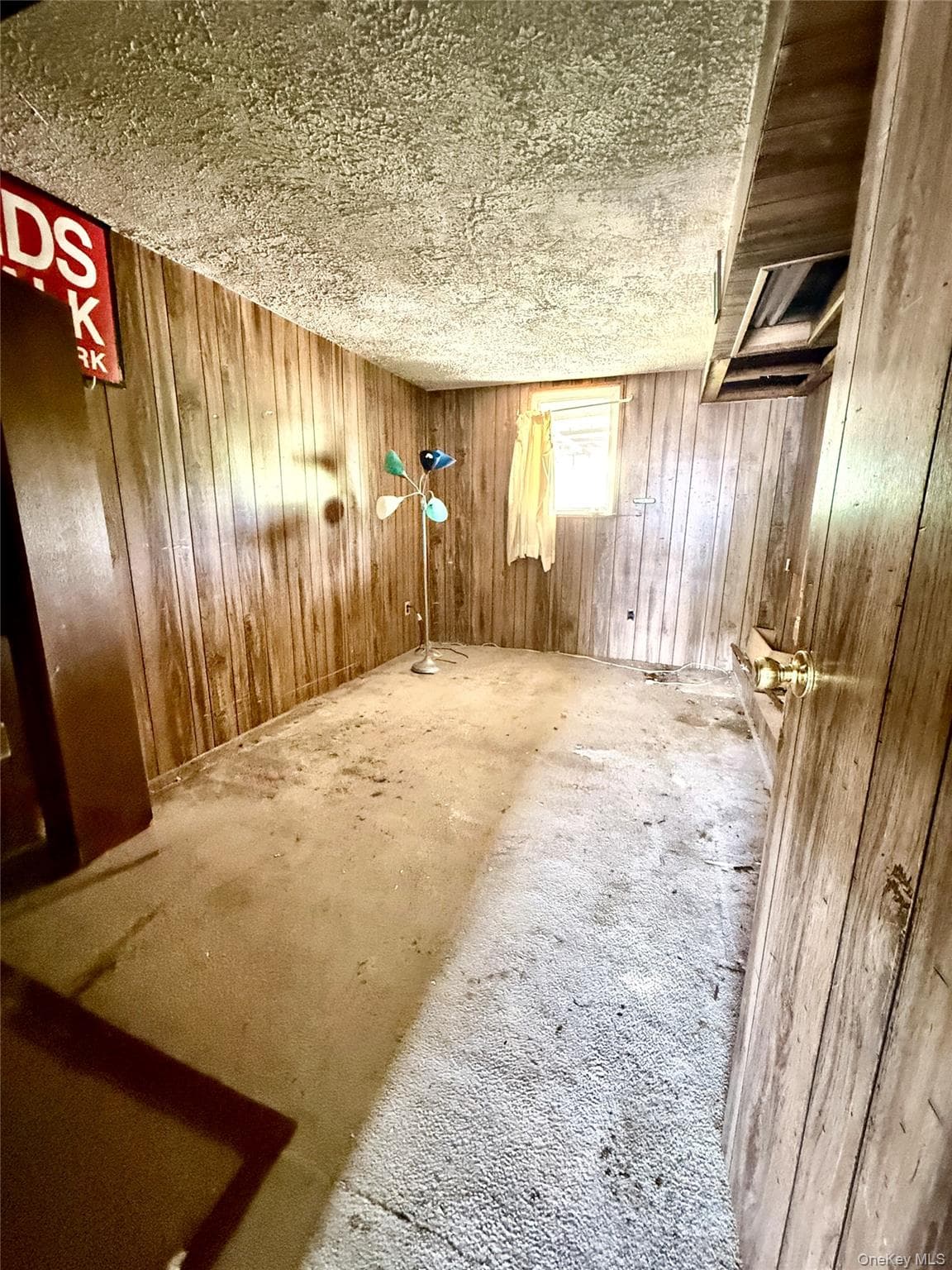 411 Mayflower Avenue thumbnail 13