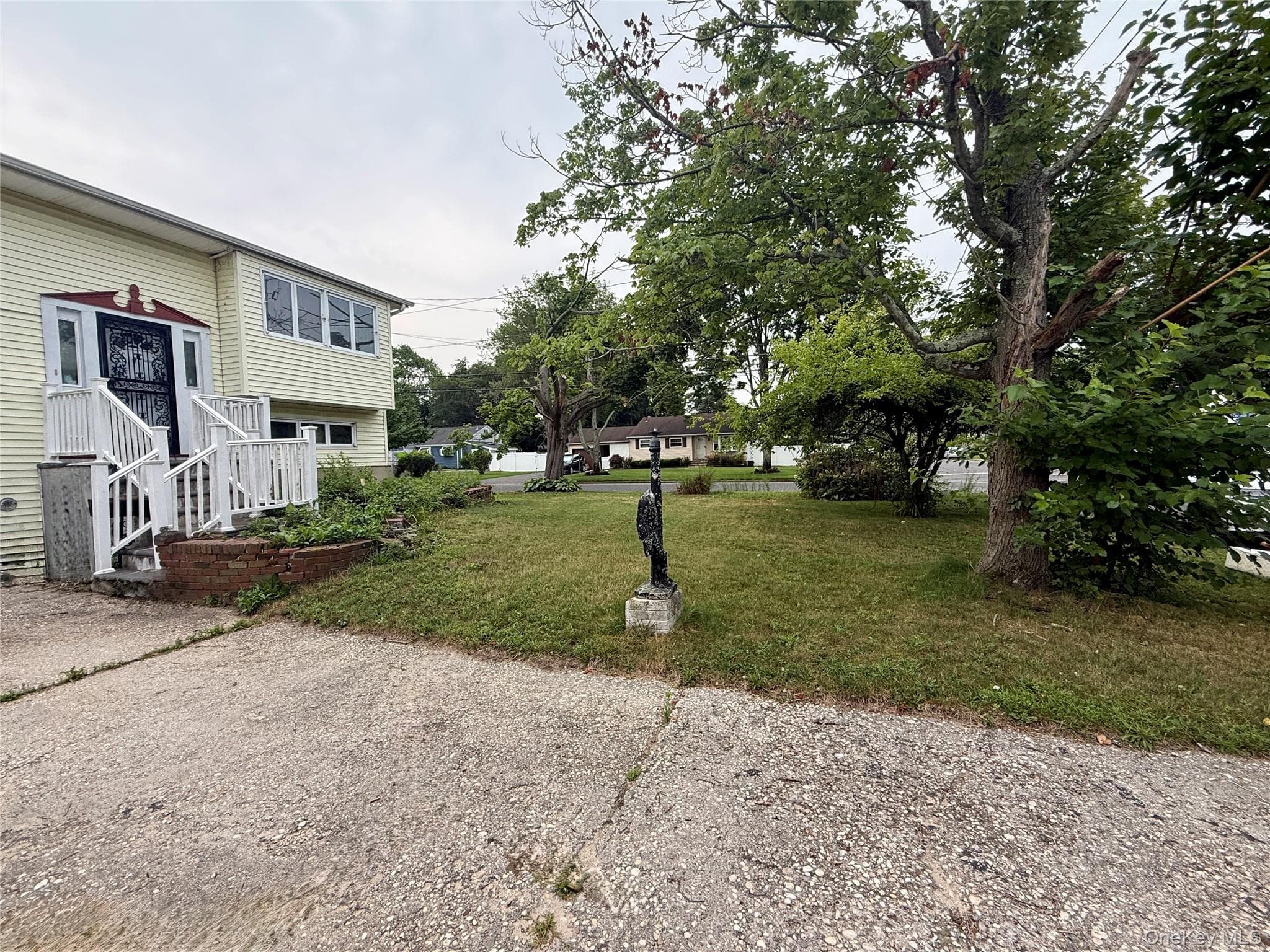 411 Mayflower Avenue thumbnail 22
