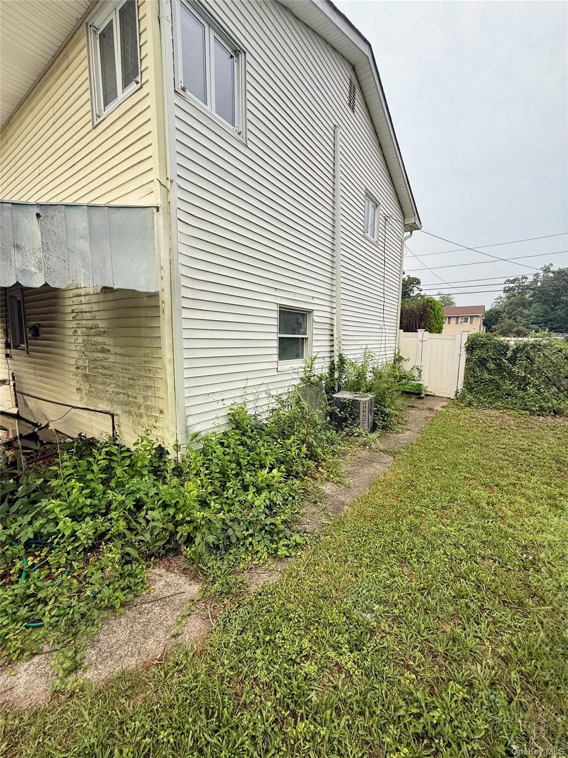 411 Mayflower Avenue thumbnail 24