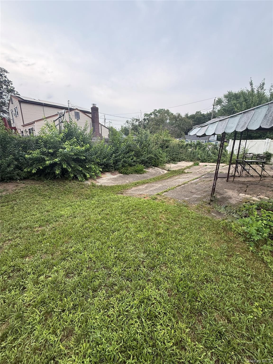 411 Mayflower Avenue thumbnail 26