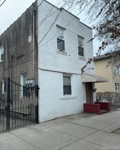 10311 Corona Avenue, Corona