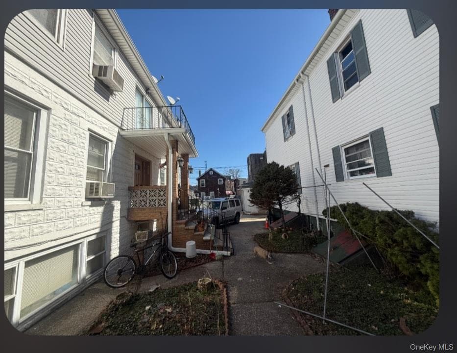 10311 Corona Avenue thumbnail 4