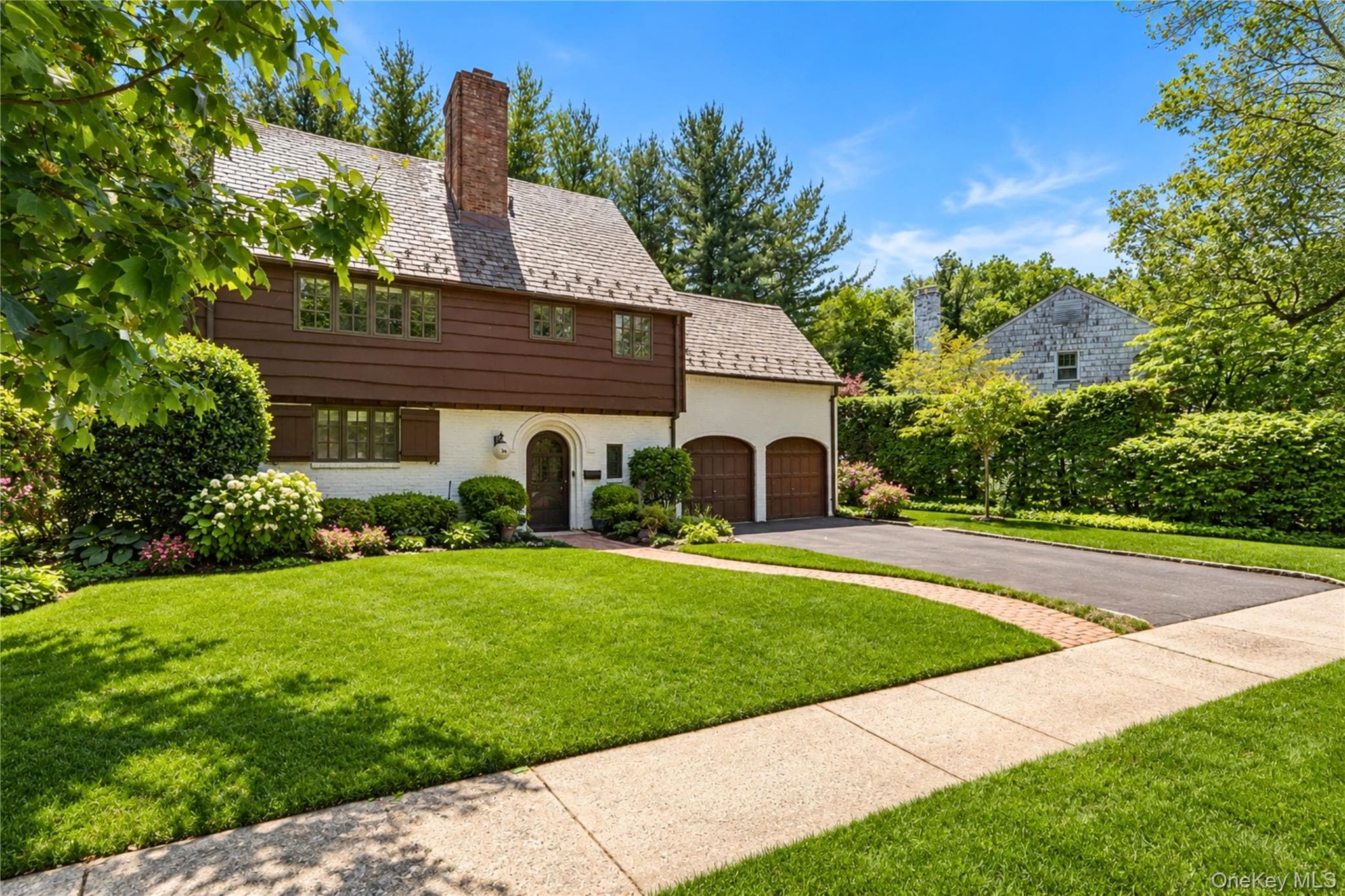 34 Wensley Drive, Great Neck