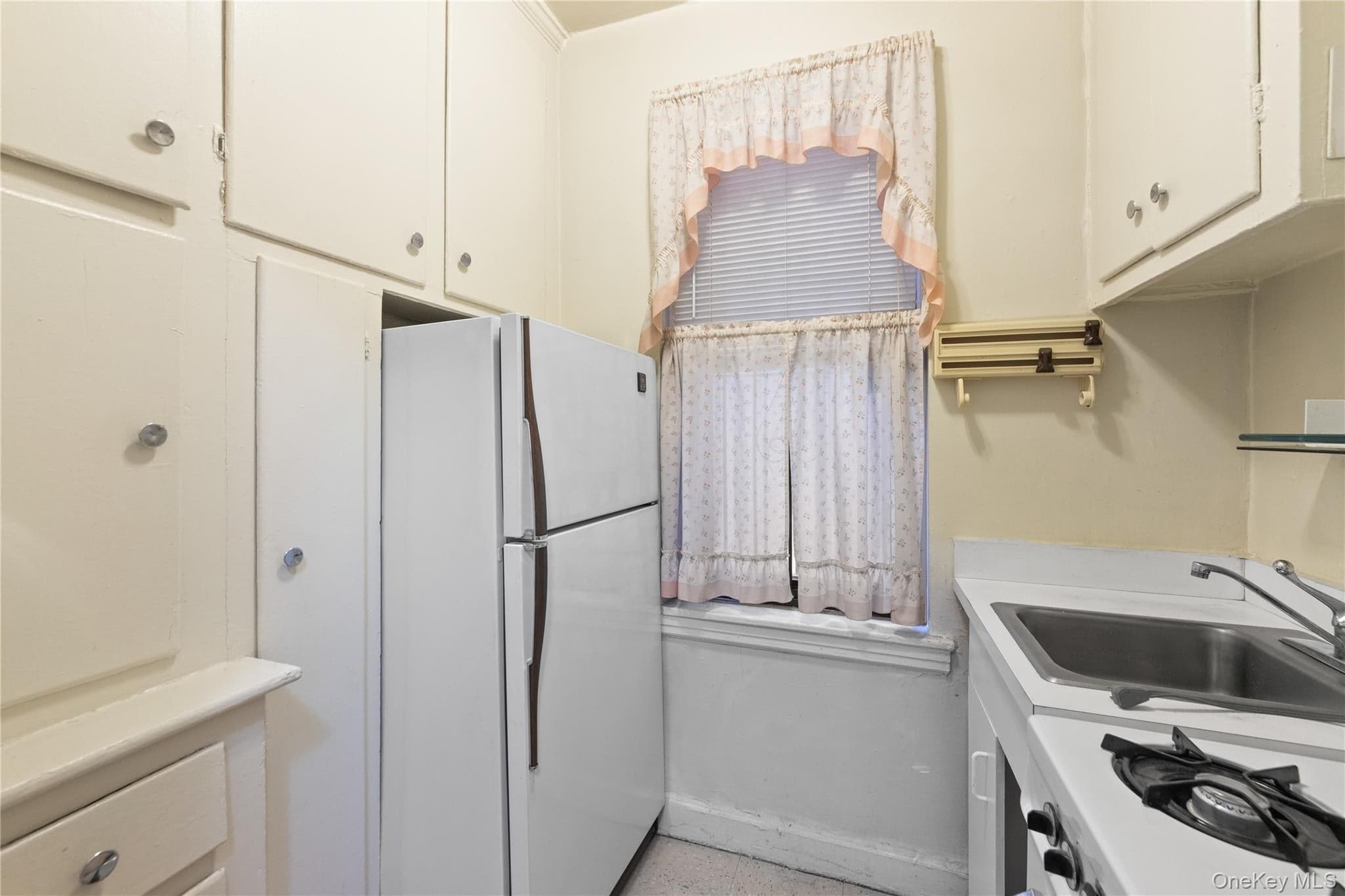 3000 Valentine Avenue Unit: 1D thumbnail 7