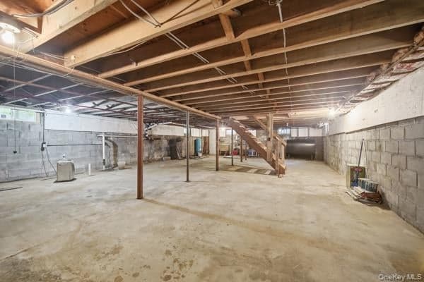 458 N Magee Street thumbnail 11