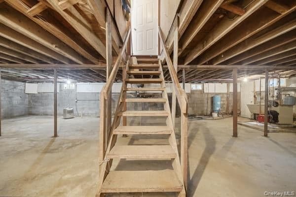 458 N Magee Street thumbnail 10