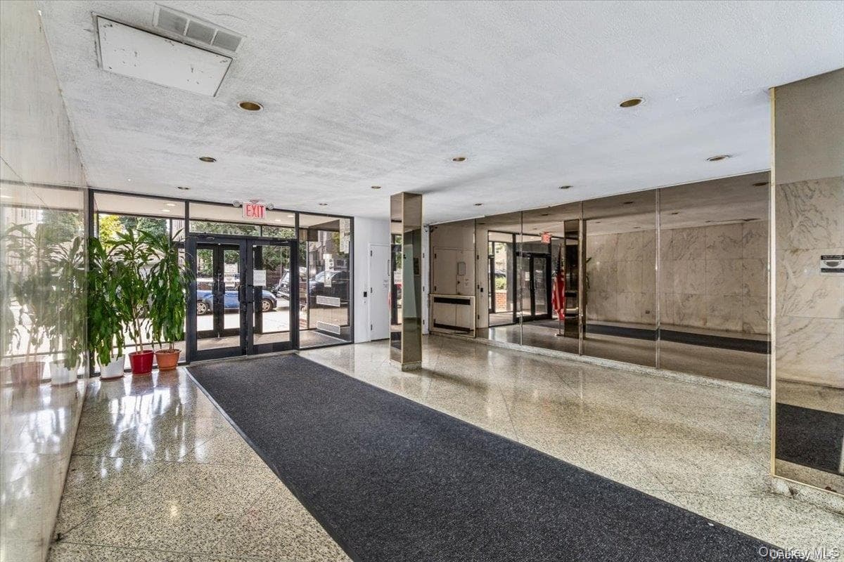 9011 35 Avenue Unit: 3T thumbnail 2